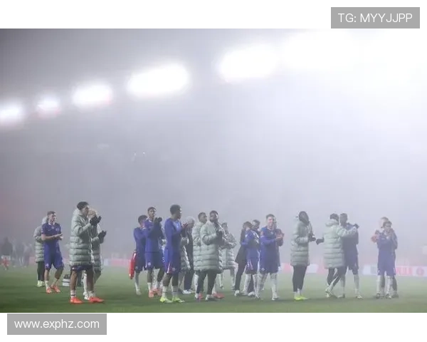 希尔耶马克门将难三百球迷助阵 希尔耶马克门将难三百球迷助阵